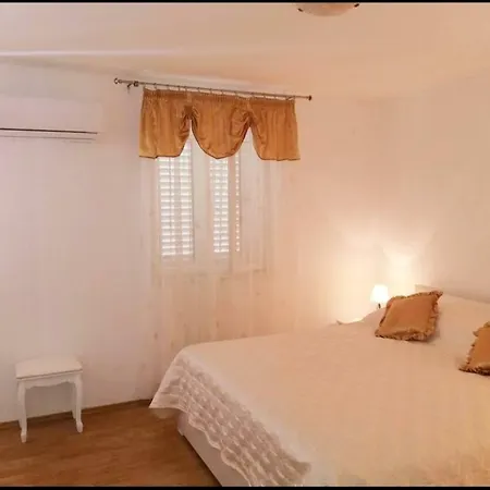Apartman Perina Trogir Exterior photo